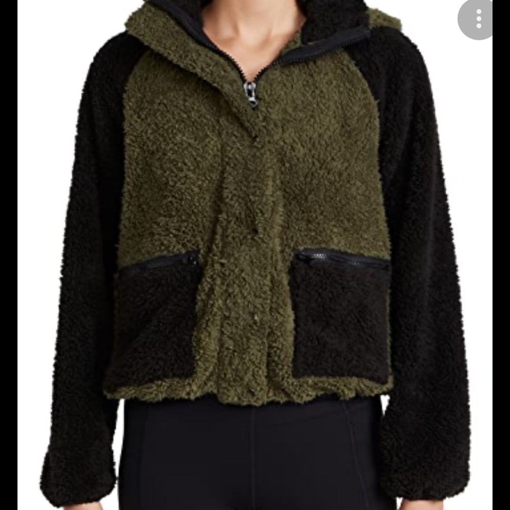 Revolve Plush Sherpa jacket army green/black. NWT!